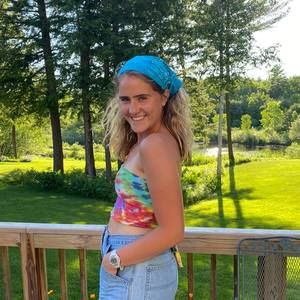 Meet your Posher, Julia